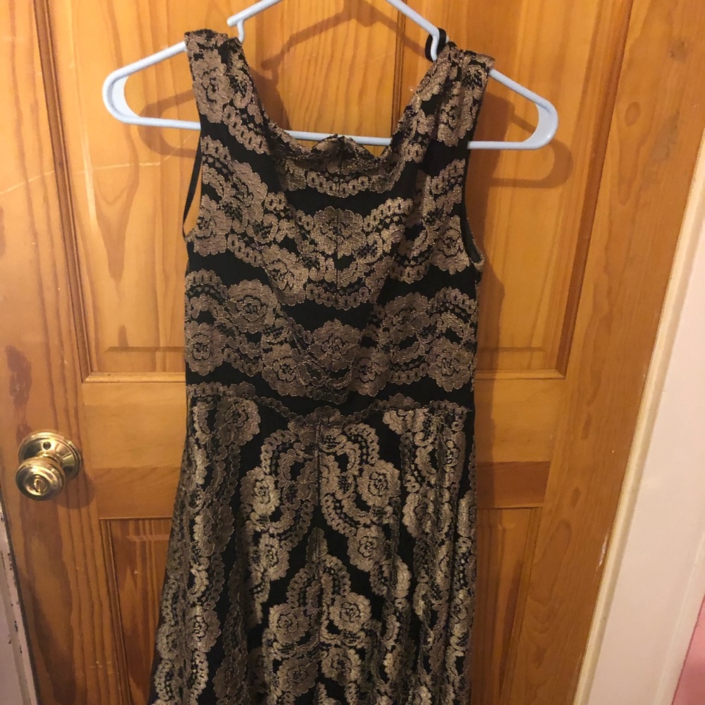 SLNY gold and black dress